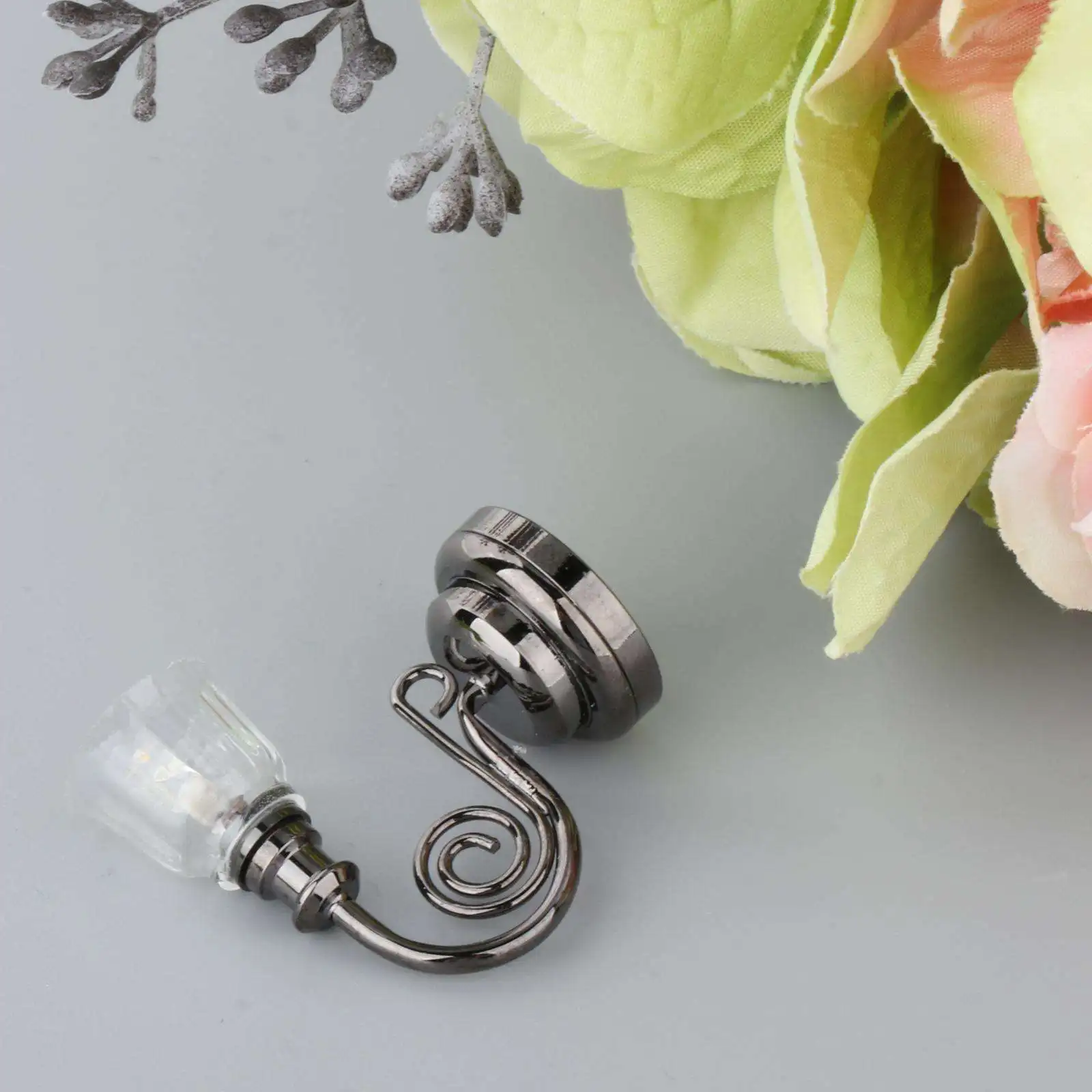 Рисунок 2 - Античная настенсветильник лампа