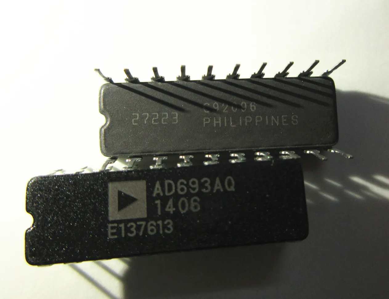 10 шт в упаковке, новая AD693AQ CDIP20
