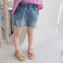 Новое поступление; Летнее в Корейском стиле из хлопка, чистый цвет, подходит ко всему, материала; повседневные резиновые потертости; модные короткие шорты для прохладной погоды, для маленьких девочек