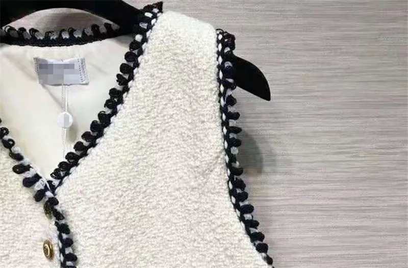 High Quality Winter Women White Tweed Vest Runway Single Breasted Pocket Lady Causal Vest Jacket Coat Fashion Clothes