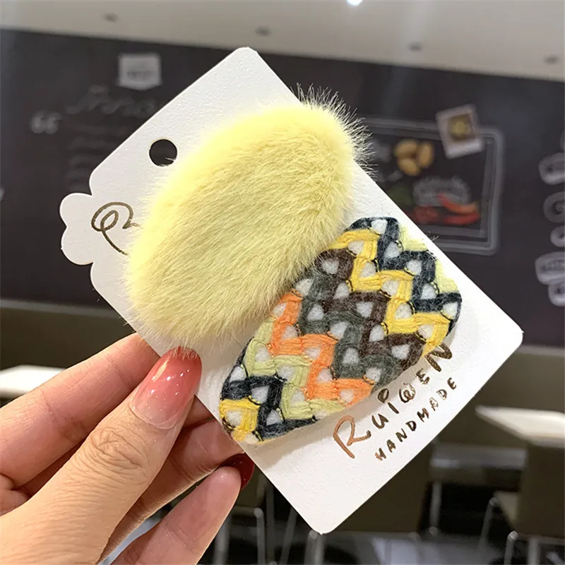 2pcs/set New Hot Winter Plush Hairgrips Rainbow Color Faux Fur Hair Clips Girls Barrettes Fashion Kids Hairpins Hair Accessories