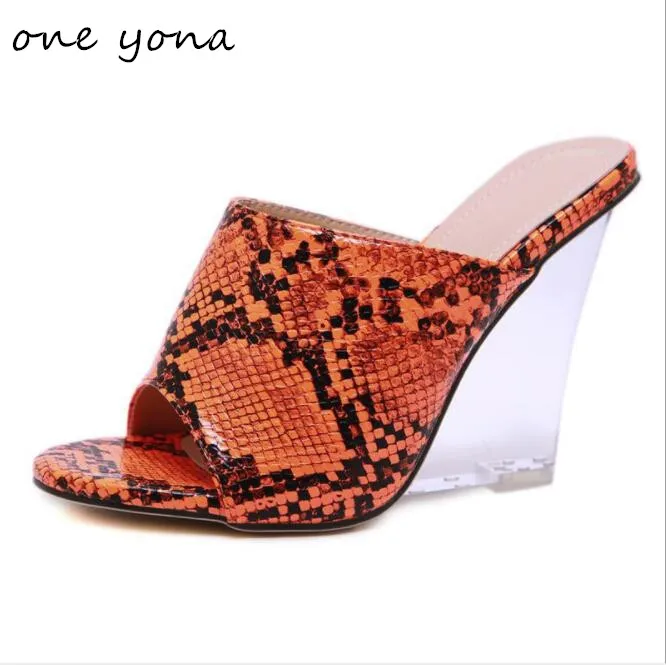 

Women's shoes 2019 summer new hollow word-shaped open toe crystal wedge fish mouth high heel fashion casual ladies sandals a413