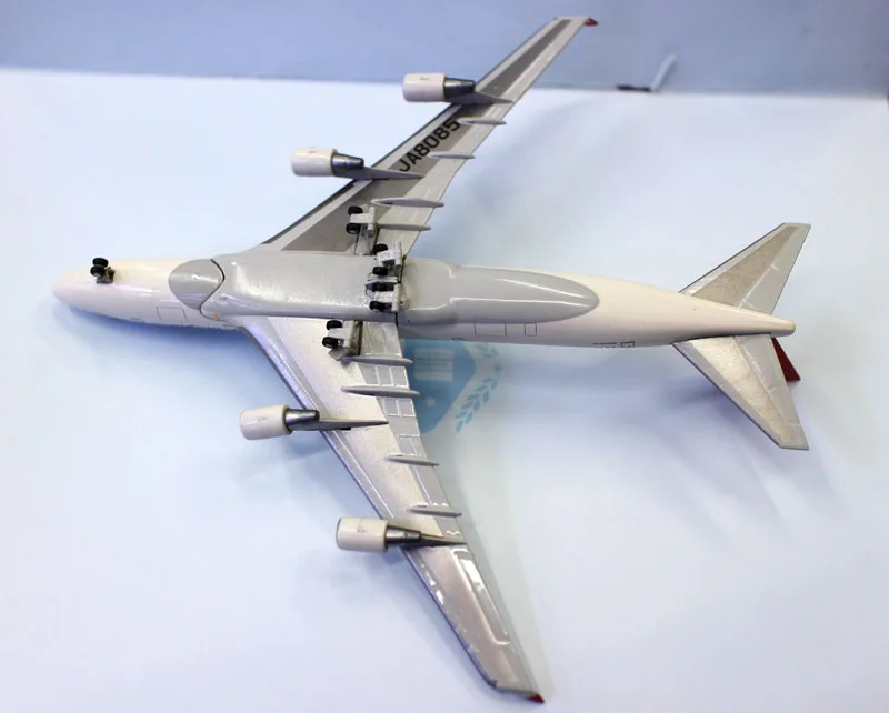 New 1/400 Scale Japan Airlines Boeing 747-300 Ja8085