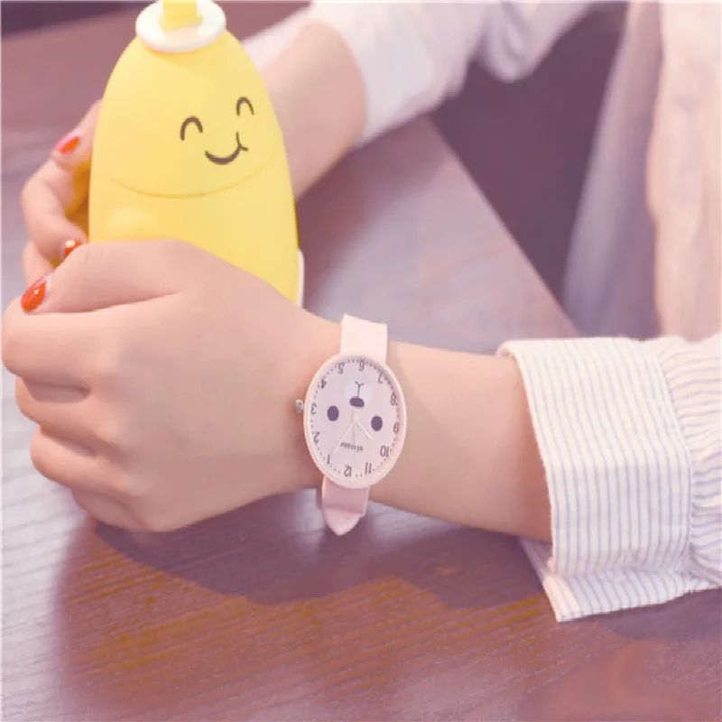 

2020 Children's Watch Smile Face Cute Little Girl Clock Student Silicon Bond Outdoor Tiny Fresh Quartz Watch Kids Gift