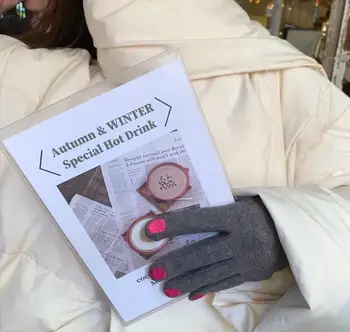 

2019 Newness Nail Polish Gloves Winter Embroidery Cashmere Gloves Brushed Thicken Warm Women Pashm Gloves Christmas Wholesale