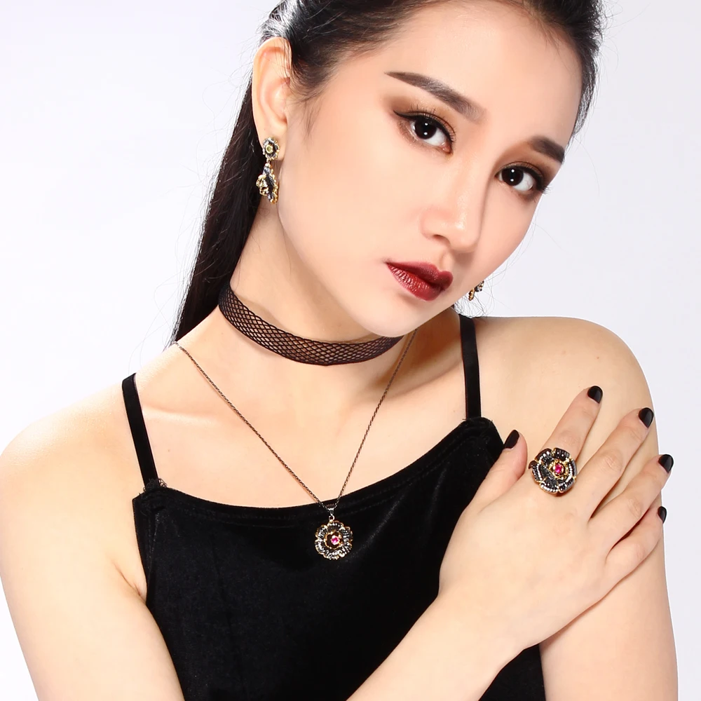 black flower ring (2)