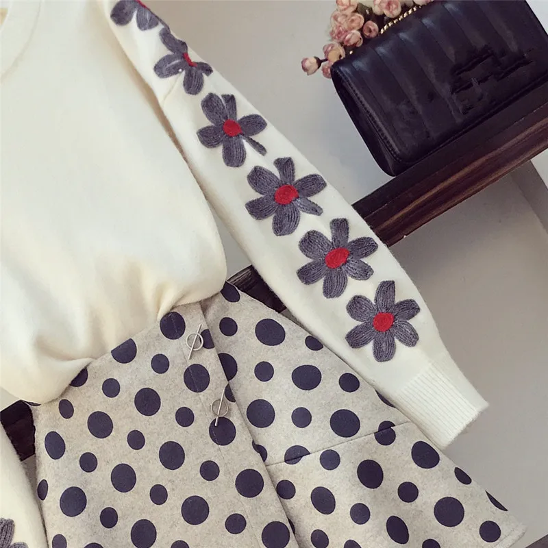 Милый свитер с цветочной вышивкой+ юбка в Горошек женский комплект 2 шт. вязаный пуловер и шерстяная Асимметричная мини-юбка
