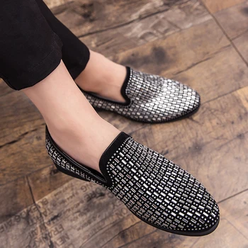 

Luxury Rhinestone Men Loafers Handmade Leather Pointed Toe Wedding Shoes Fashion Casual Men's Dress Shoes