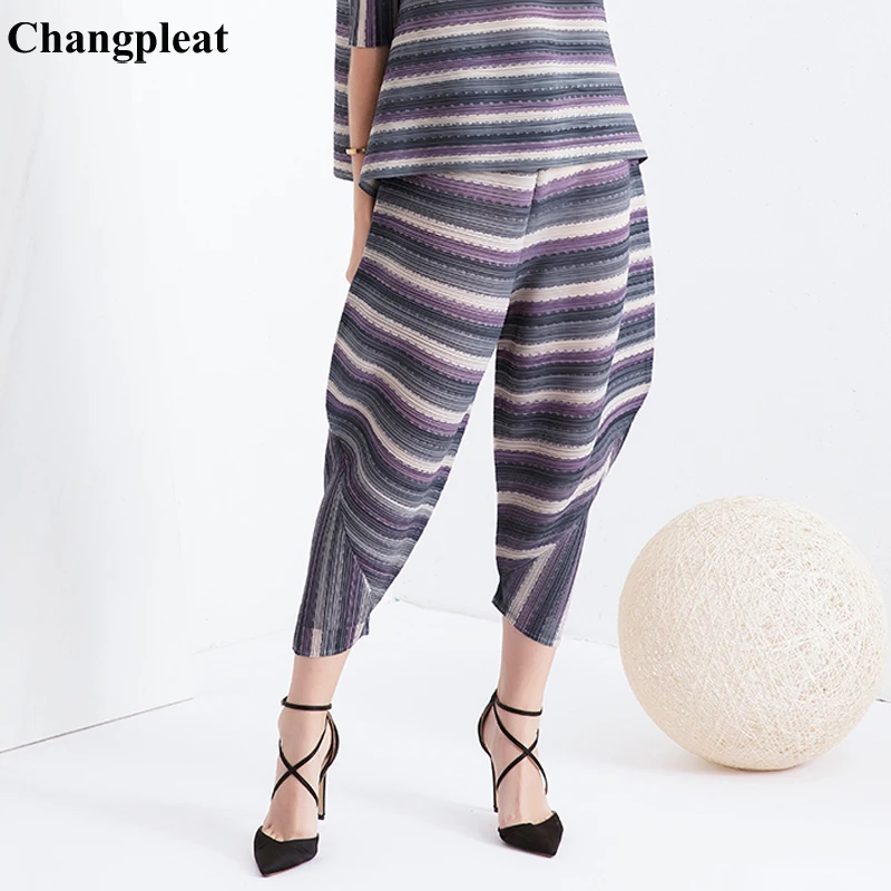 Changpleat новые женские полосатые штаны с принтом Miyak плиссированные Модные свободные эластичные талии Большие размеры женские шаровары Tide P65