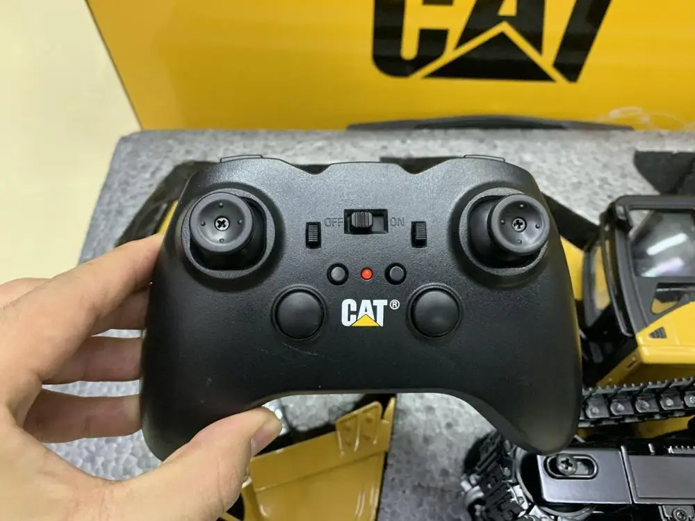 Радиоуправляемый гидравлический экскаватор Cat 330D L масштаб 1:20 металлические