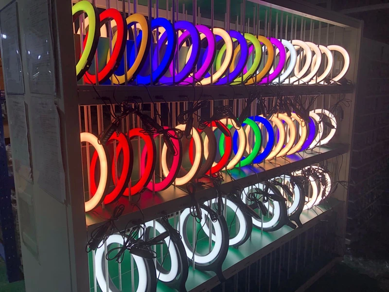 17190388888_1045564583