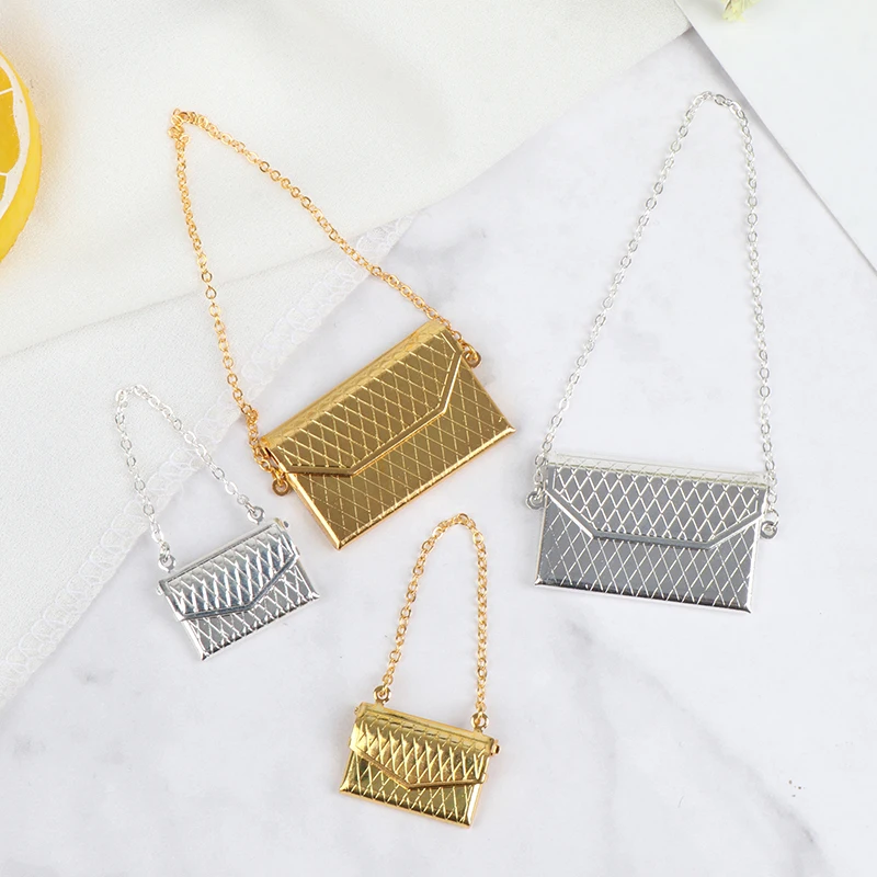 Metal chain pack Doll Bag Miniature Shopping Handbag for Clothes 1 Pc