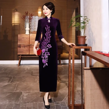 

Purple traditional cheongsam Autumn winter improved gold velvet embroidered stage catwalk middle and old aged cheongsam dress