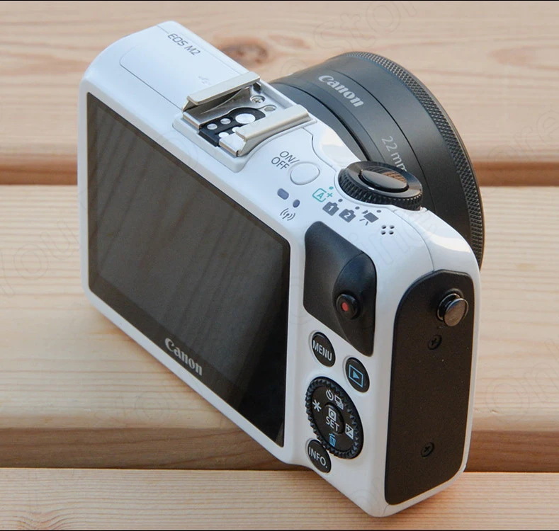 Б/у компактная цифровая беззеркальная камера CANON EOS M2 18MP wifi 8GB карта памяти полностью протестирована