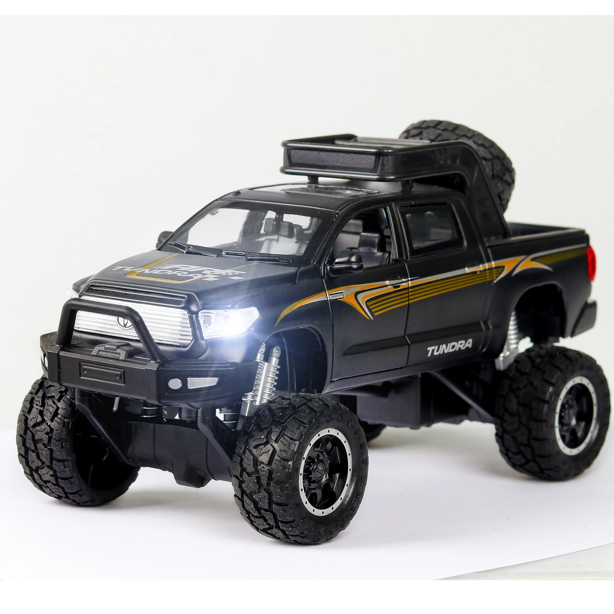 1:32, новинка, Toyota Tundra, внедорожник, большое колесо, литье под давлением, игрушечный автомобиль, модель автомобиля, металлический, со звуком и светильник, оттягивающийся, игрушечный автомобиль thomas