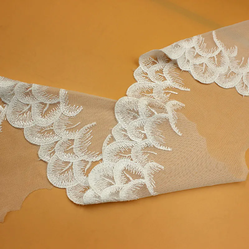Stoff, weiße Blume, bestickter Tüll, Netzstoff, Spitzenbesatz für Nähzubehör, bestickter Besatz, schöner Spitzenstoff zum Selbermachen – Detail 4