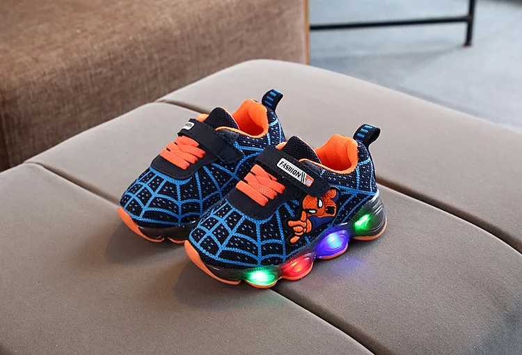 Спортивная обувь с подсветкой для маленьких мальчиков и девочек от 1 до 12 лет светодиодный светящийся Человек-паук детская повседневная обувь Детские кроссовки