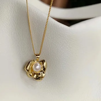 

Pearl Necklace Female Personality Temperament Golden Petal Clavicle Chain Tassel Wind Necklace Jewelry