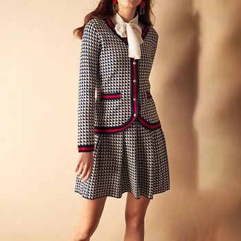 

Vintage Two Piece Set Women Pliad Jacquard Jacket Coat + A-Line Mini Pleated Skirts Set Runway Knitted Outfits Matching Set A325