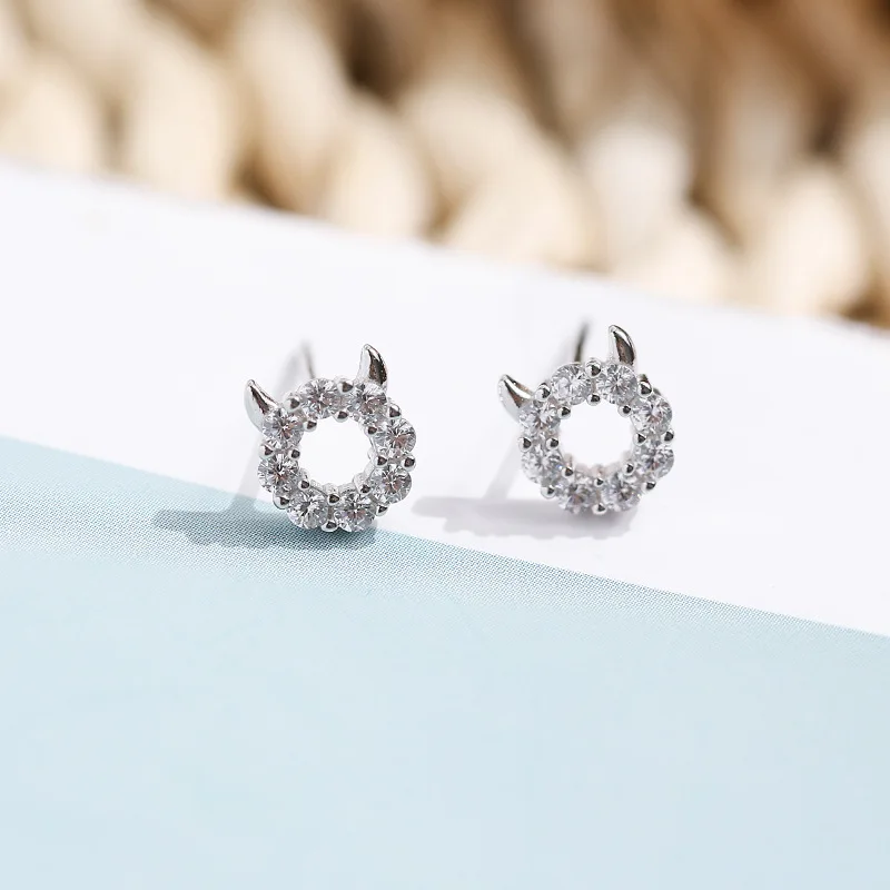 Посеребренные полые серьги гвоздики OBEAR в виде демона геометрические круглые с