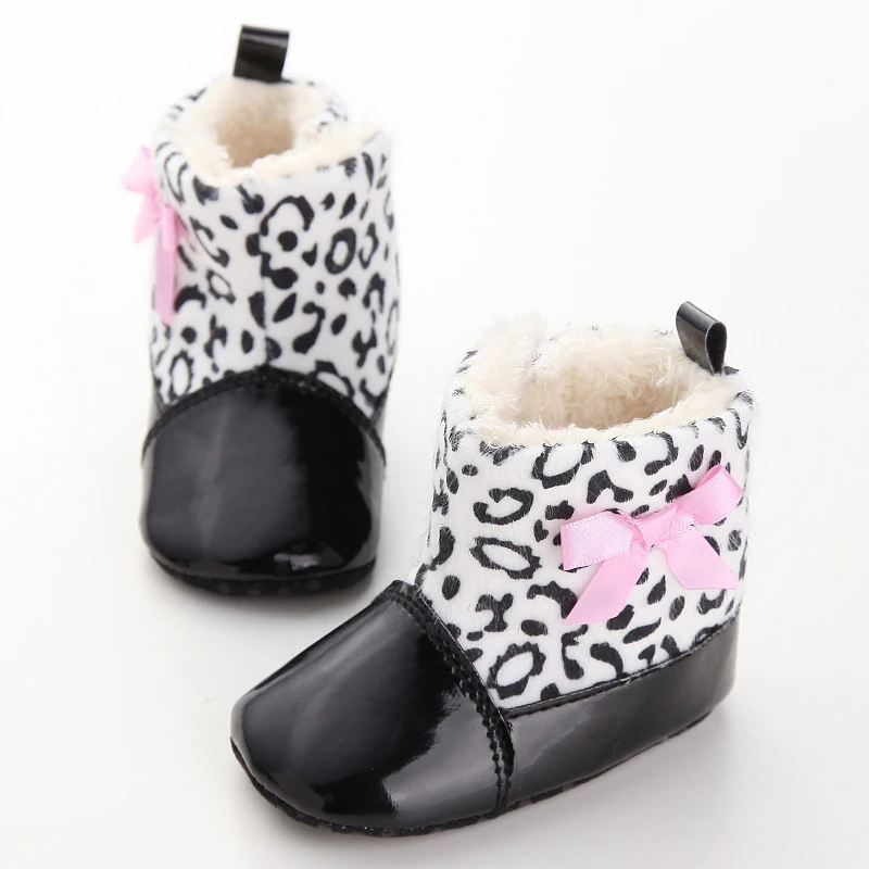 Леопардовые детские ботинки для маленьких девочек зимние сапоги для новорожденных детская обувь для малышей теплая зимняя обувь в горошек для маленьких девочек - Цвет: black