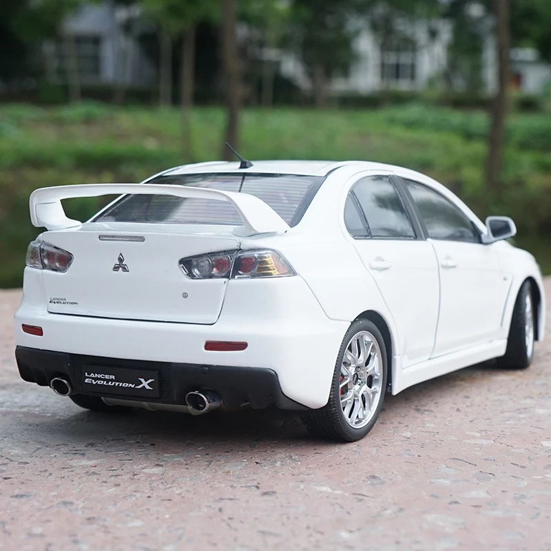 Новинка 1/18 Mitsubishi Lancer EVO X 10 EVO-X левый и правый руль литой металлический автомобиль модель игрушка для мальчиков Белый Красный Синий