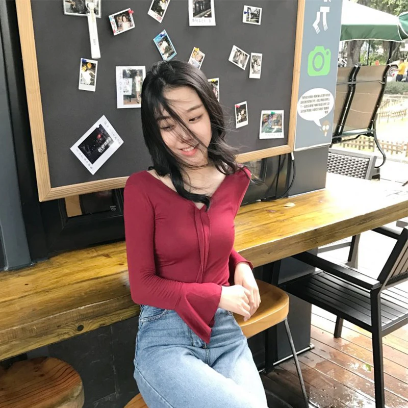 

2019 Women's deep v-neck trumpet sleeves wooden ear Slim tight bottoming shirt ladies t-shirt