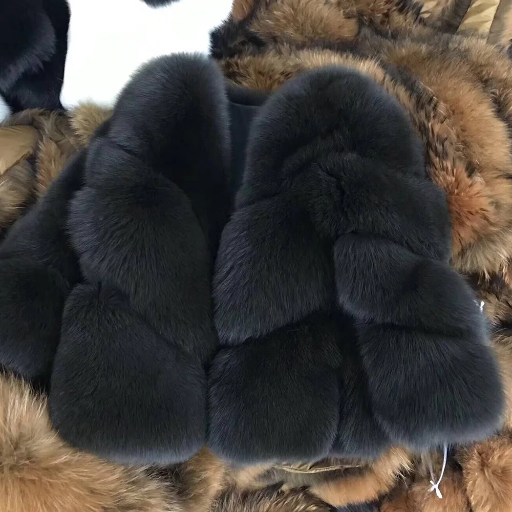 深灰色