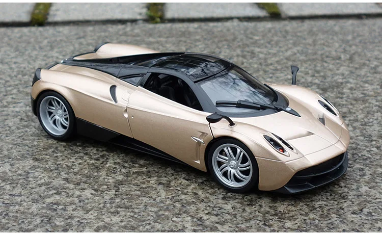 Welly 1/24 1:24 mlaren 675LT спортивный гоночный автомобиль Транспортное средство литье под давлением дисплей Модель игрушки на день рождения для детей мальчиков и девочек - Цвет: Pagani Huayra Gold