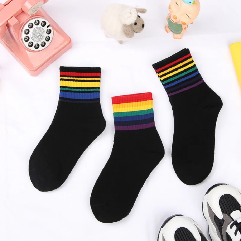 2 пары, женские модные носки с радугой, зимние женские носки, хлопковые носки с радужными полосками, модные теплые Повседневные носки для девочек в стиле Харадзюку