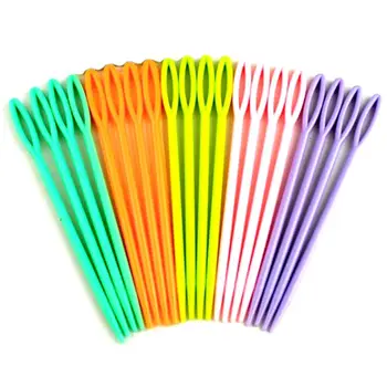 

40 x Multicolour Childrens Plastic 9.2cm Needles. For Sewing, Binca, Tapestry.