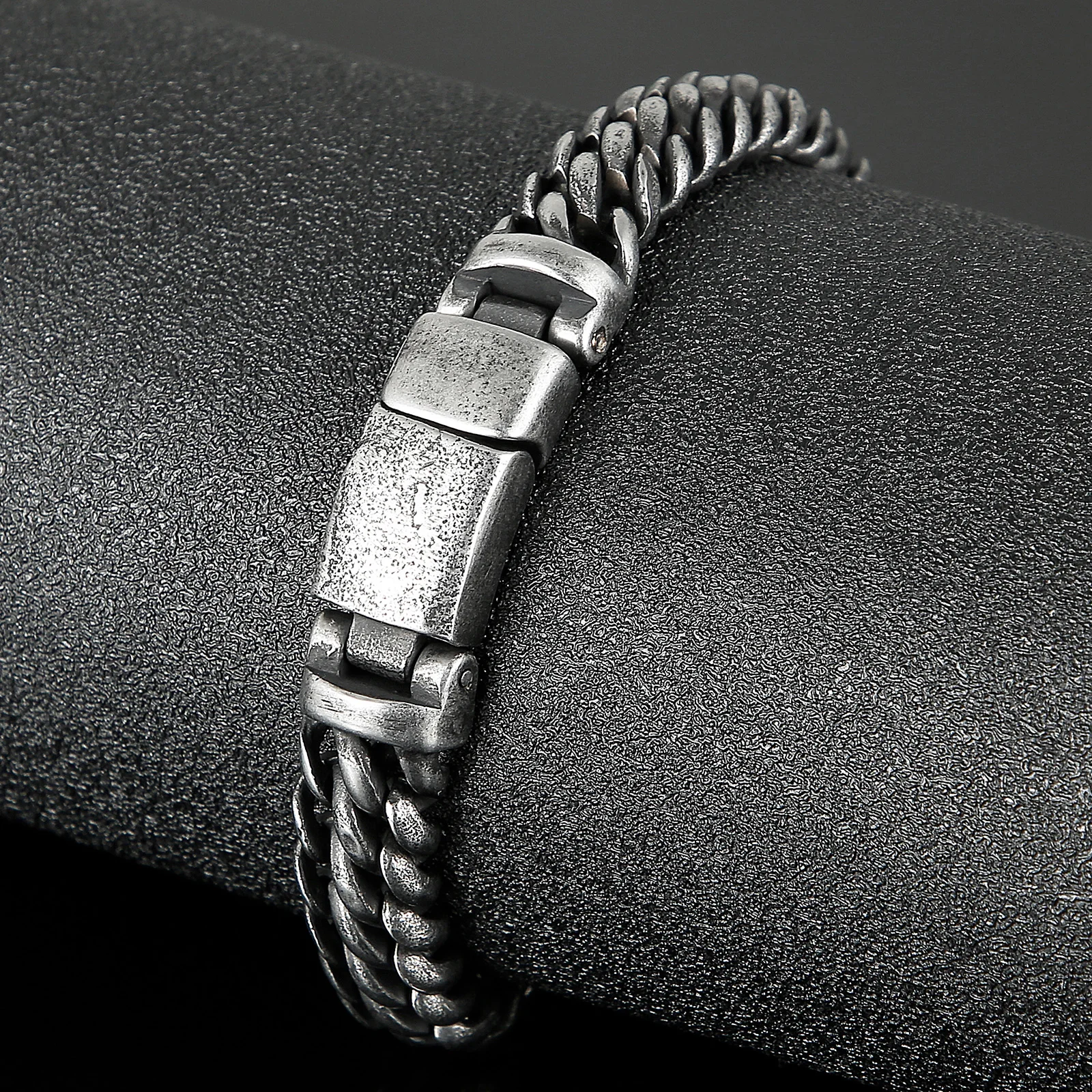 Fongten Men Steel Color Chain Series Darkness Jewelry Carving Shiny Simple Design Fashion Retro Punk Bracelet Handicraft Style