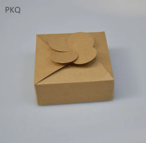 

20pcs 10.5x10.5x4cm White kraft paper gift Cardboard Box craft Packaging box red Paper Gift box Gift carton cardboard box