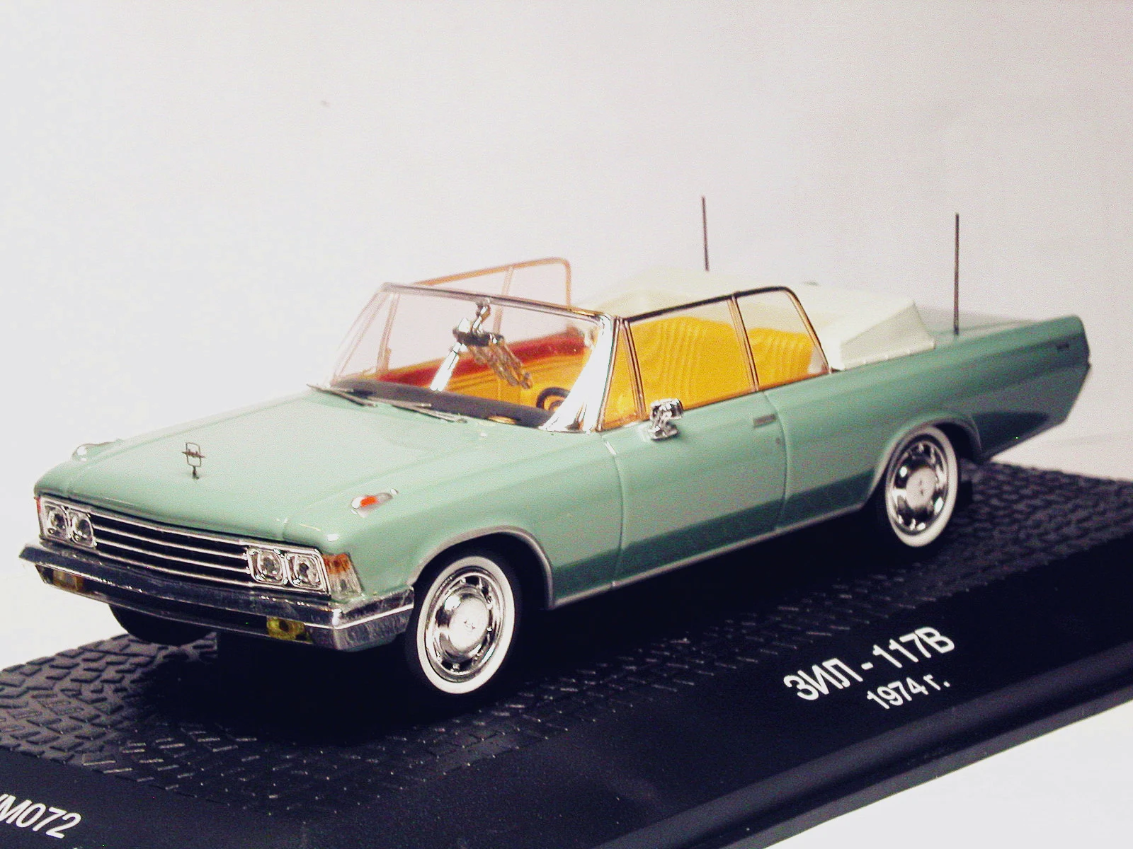Norev 1/43 ЗИЛ 117V Cabriolet зеленый литой под давлением автомобиль модельные игрушки, коллекционные подарки