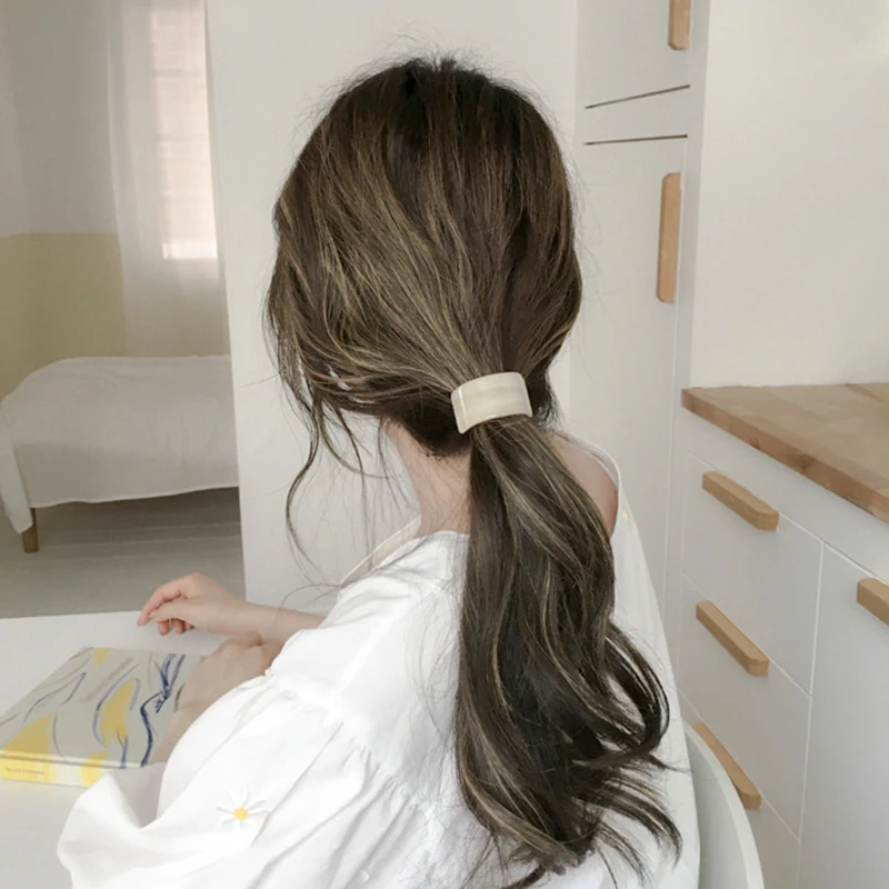 

2020 Autumn Winter New Korean Sweet Milk Tea Color Leopard Brown Acrylic Geometric Hair Clip Hair Accessories For Women Girls