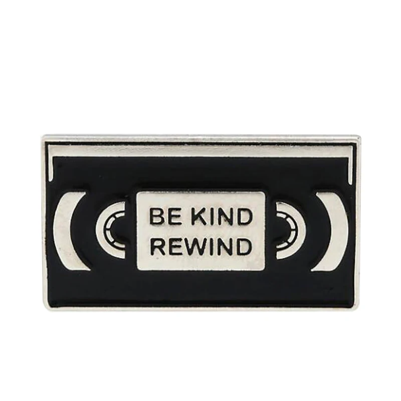 Be Kind Rewind Smalto Pin The Vhs Tape Badge Spilla A Cassetta Nera Gioielli Musicali Festival Unisex Regalo Di Natale Di Halloween