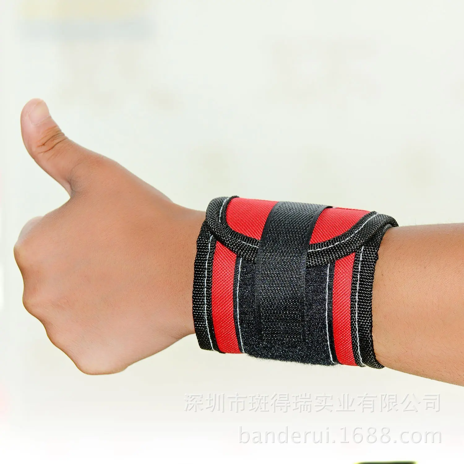

Strong Magnetic Security Magnetic 5 Lattice Magnetic Security Multi-functional Portable Adsorption Screw Gloves Magnet Bracer To