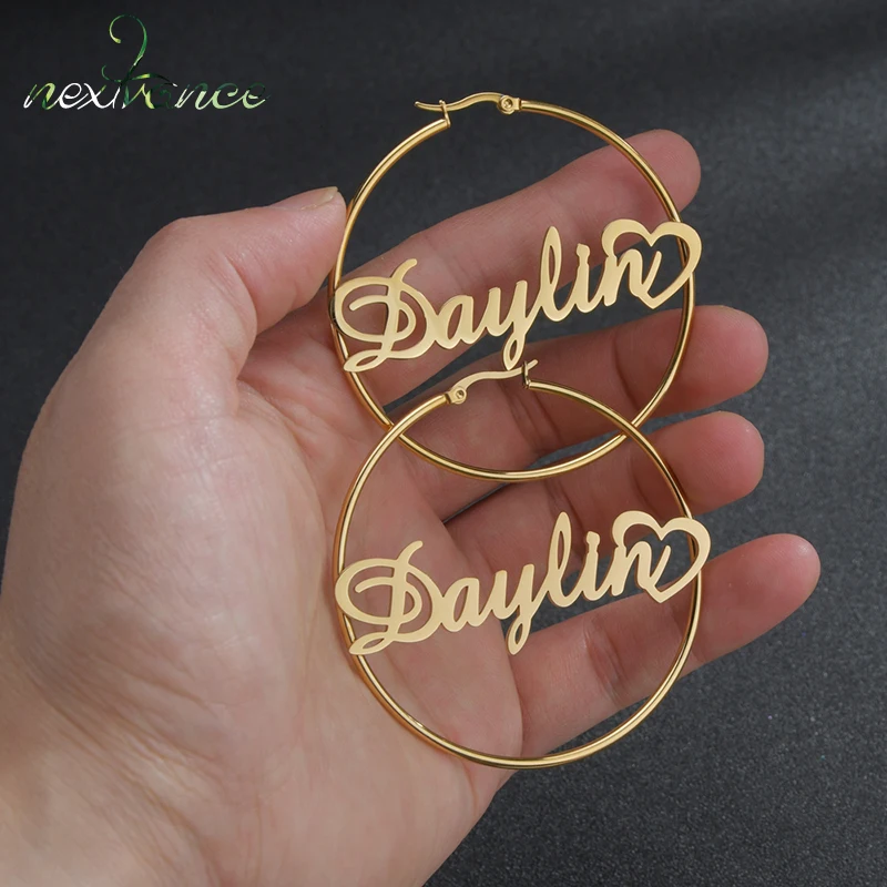 Nextvance, pendiente de aro personalizado de acero inoxidable con nombre personalizado, gran placa de identificación, joyería hecha a mano para mujeres, venta al por mayor, triangulación de envío