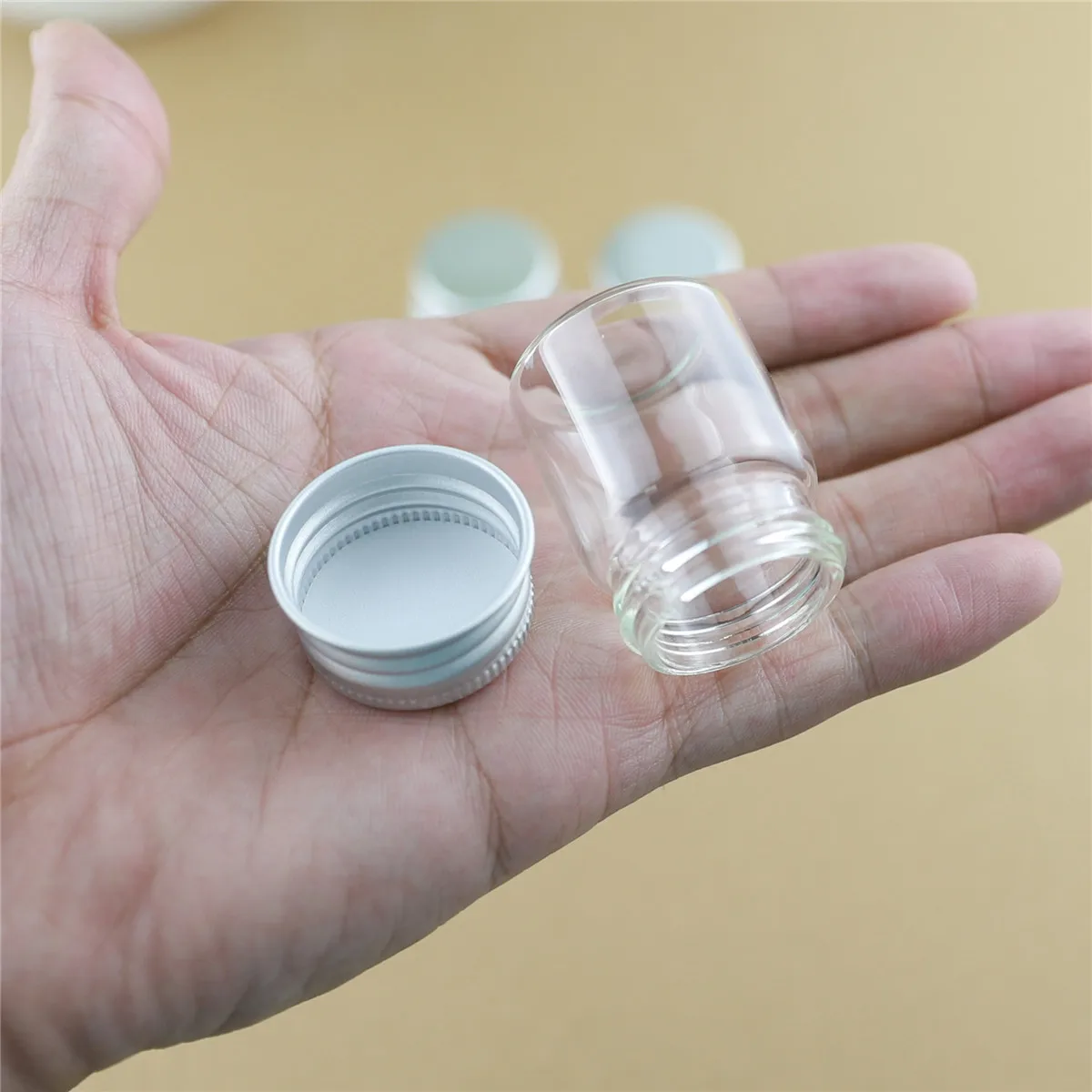 24 PCS/lot 30*40mm 15ml Cute Small Glass Bottles Aluminum Caps Glass Tiny Jars Vials Transparent Containers Bottles