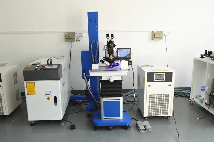 Горячая 200 Вт Cnc лазерный станок для пайки прессформы лазерной сварки