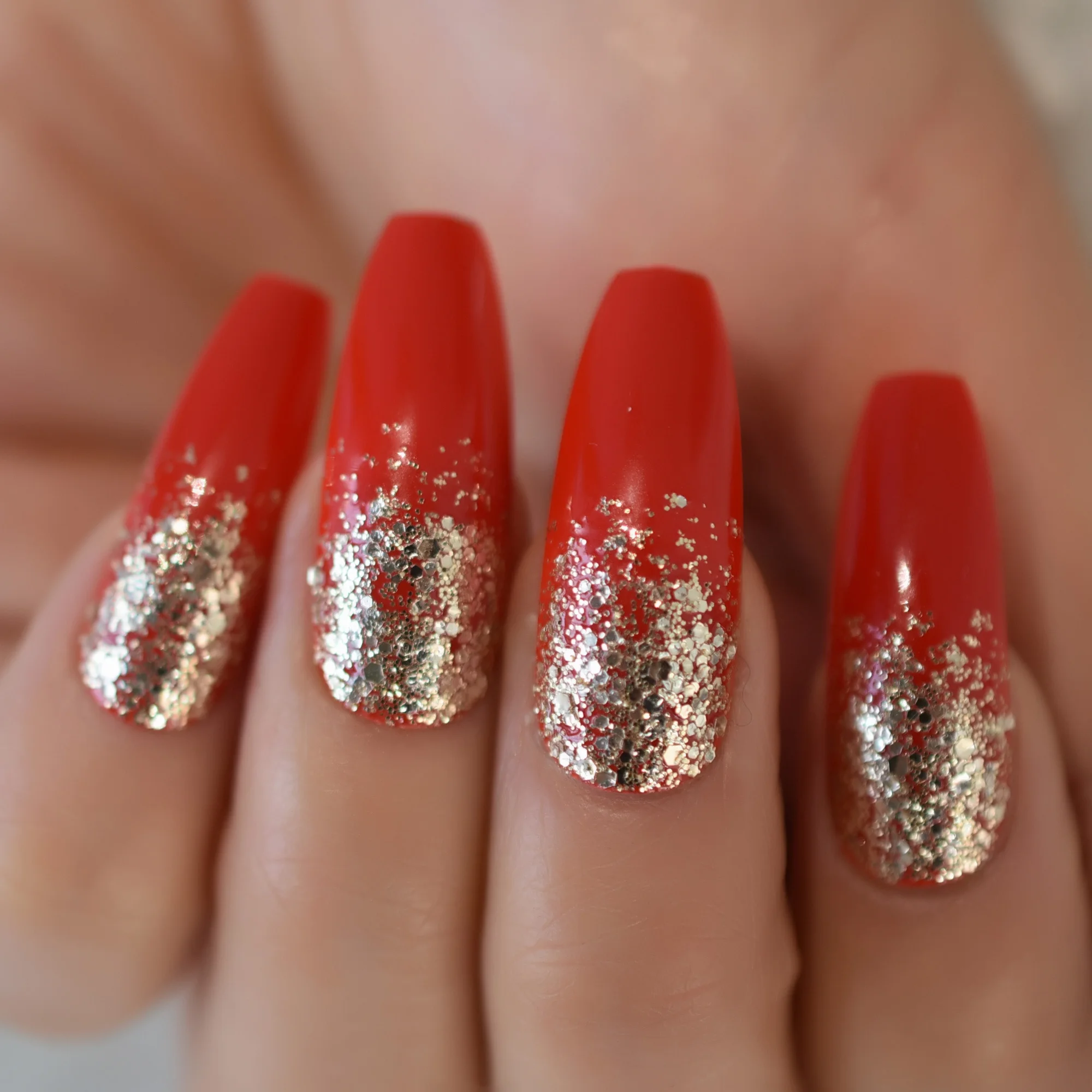 MP Nails & Beauty - Beautiful red nails with gold foil by Alina