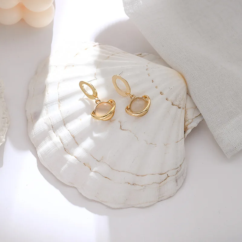 

S925 Silver Needle Korean High-End Earrings 2020 New Trendy Earrings Hong Kong Style Retro Simple Temperament Earrings D72