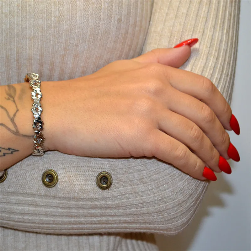 U2b90515dd11e49f4992552037d56b6bee