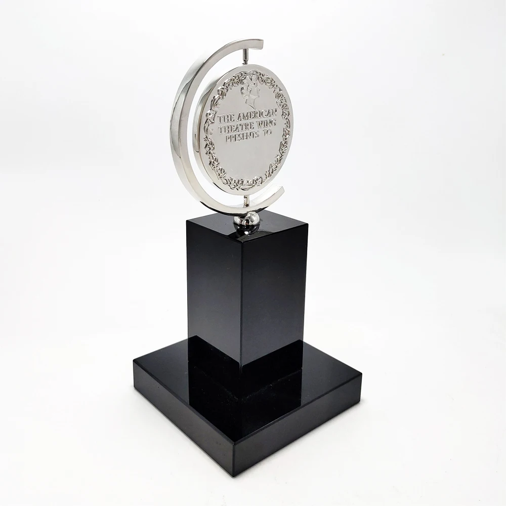 2021 награда Тони, награды Тони из цинкового сплава, награда за крыло американского театра, сувенир Тони трофей 1:1
