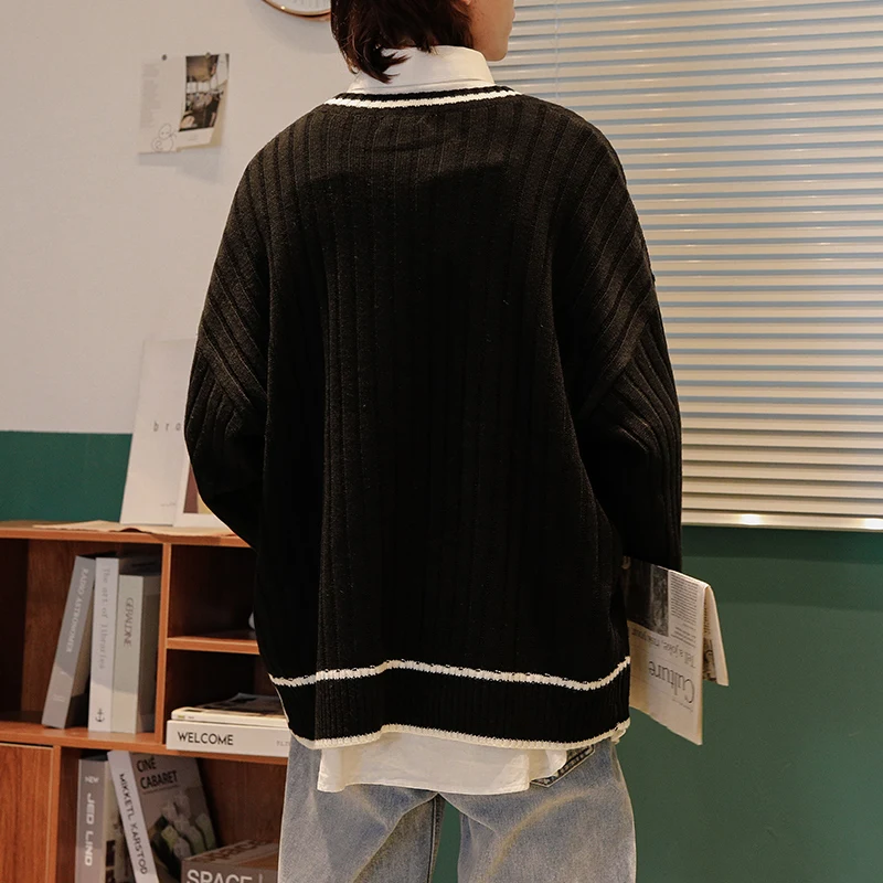 New V-neck Long-sleeved Sweater Male Dongdaemun Casual Loose Sweater Hong Kong Wind Student Bottoming Shirt Sweater