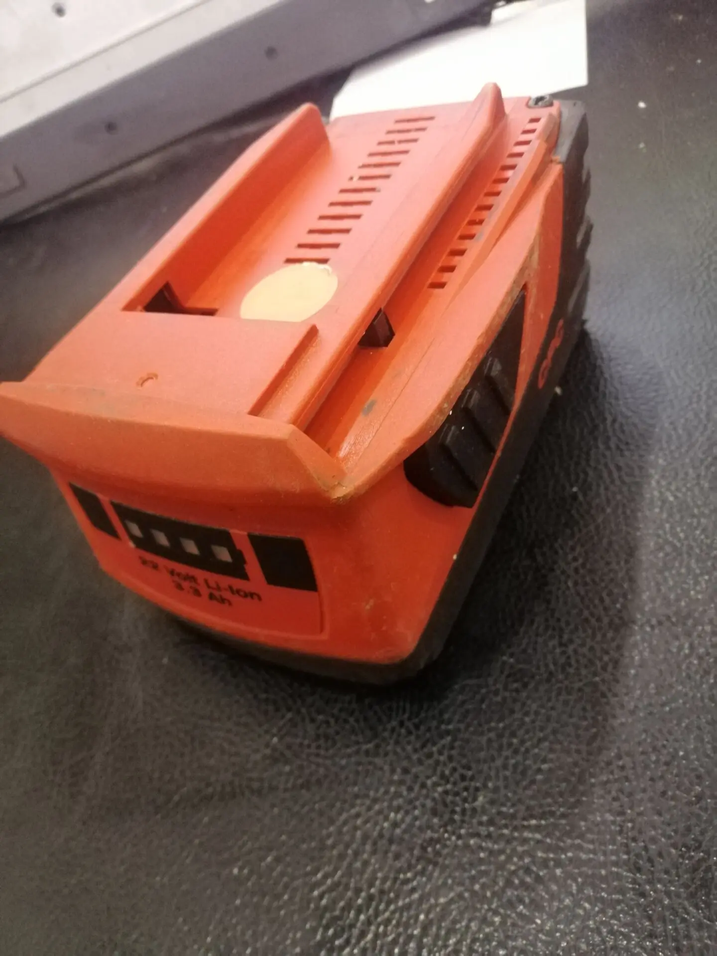 Оригинальная литиевая батарея HILTI 21 6 в 22 3 А (б/у товары)|Детали инструментов| |
