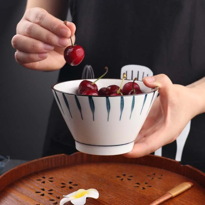 https://ae01.alicdn.com/kf/He5e3413b99bf410cad4b1d97e8c64411G/FANCITY-Japanese-style-tall-bowl-rice-bowl-porridge-bowl-five-inch-home-creative-ceramic-hat-eating.jpg