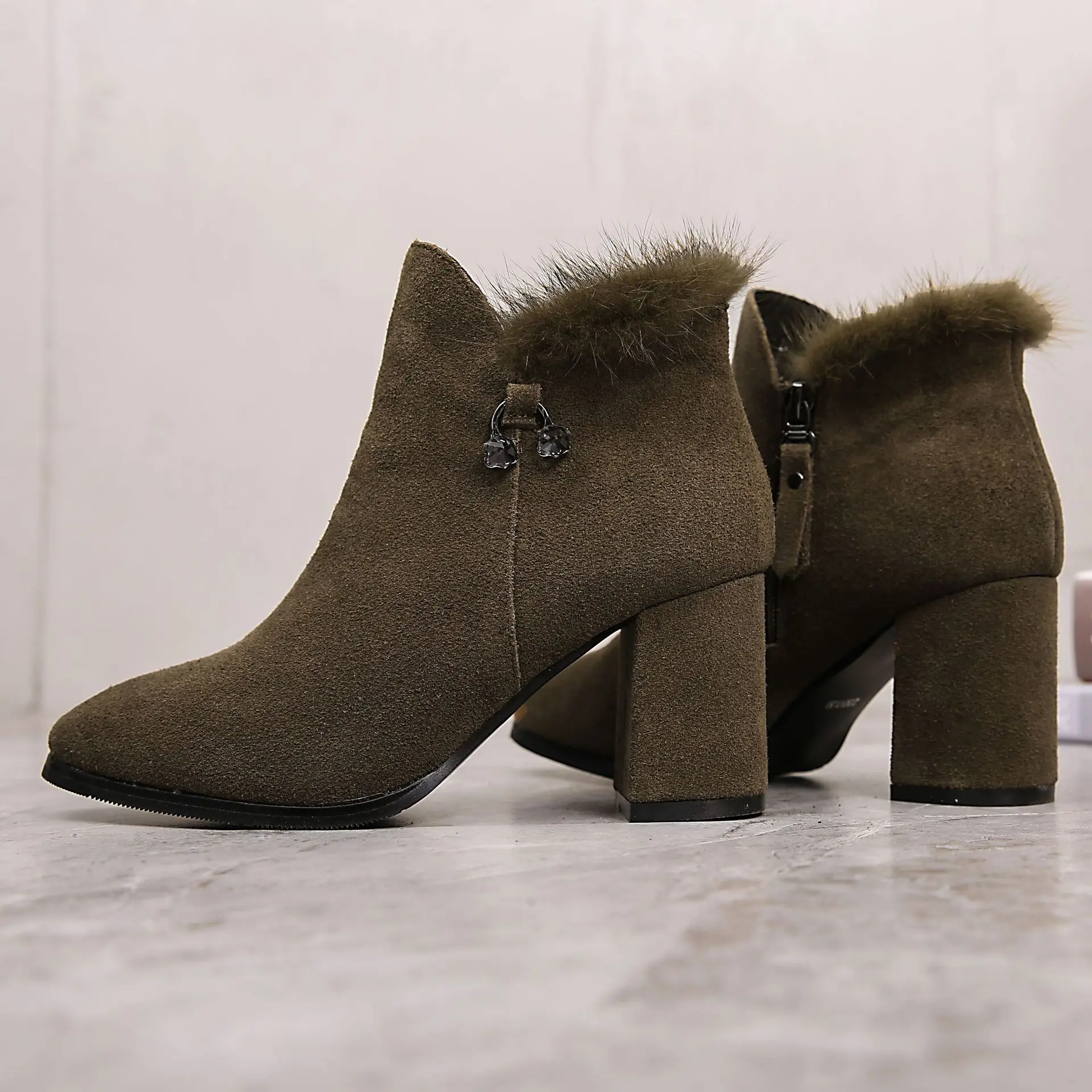 

2019 Winter Boots Cow Suede Warm plus Velvet Short Boots round-Toe Cotton-padded Shoes Zipper High-Heel Boots Women's Boots