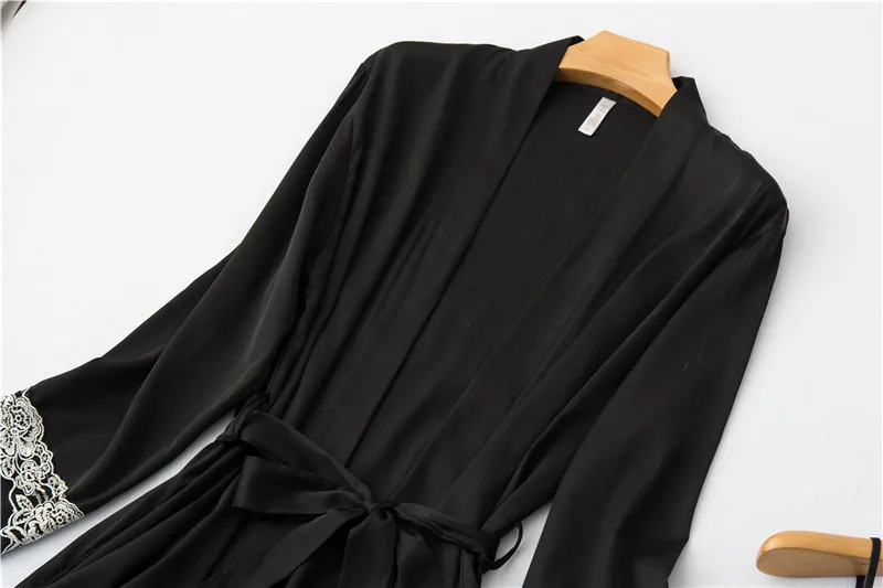 13099013802_1061836450