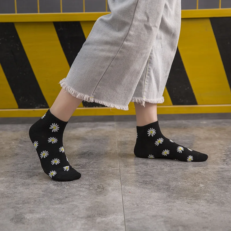 Забавные женские носки Daisy Happy корейский Носок черные Chaussettes Femme Calcetines Tobilleros Negro